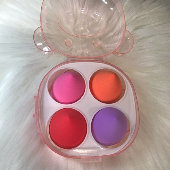 🔴 4/$15 Set of 4 full-size makeup blender sponges in pink Teddy Bear case - Picture 2 of 4